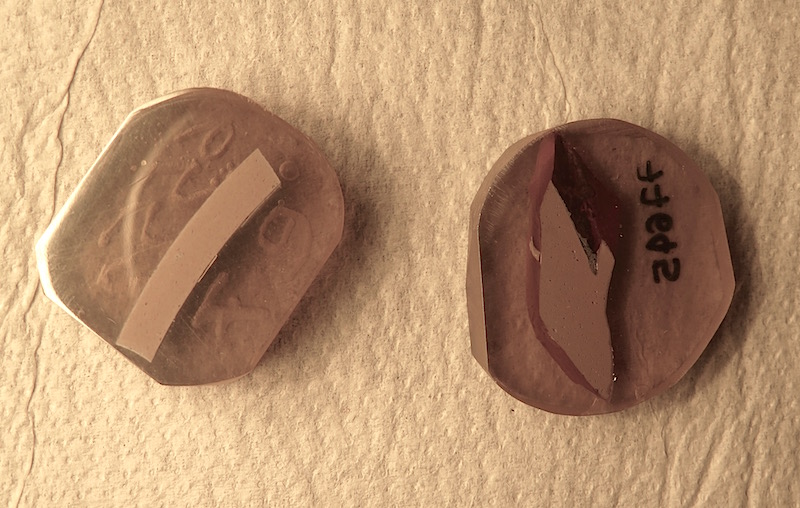 Two ceramic specimens prepared on 1 inch resin mounts for EMPA analyses. The samples are taken from some etrurian funerary potteries and were analysed during a PhD thesis in Cultural Eritage.