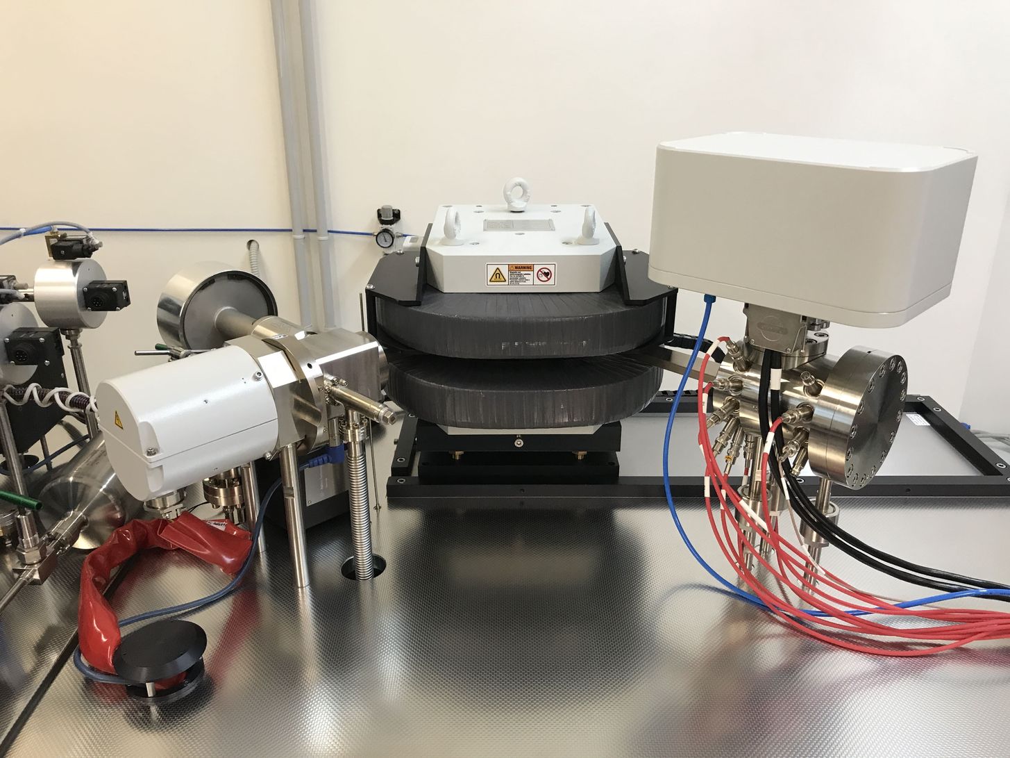 Spettrometro di massa multicollettore ARGUS VI (Thermo Fisher Scientific).