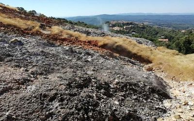 Gases containing hydrogen emitted from the geothermal area of Larderello