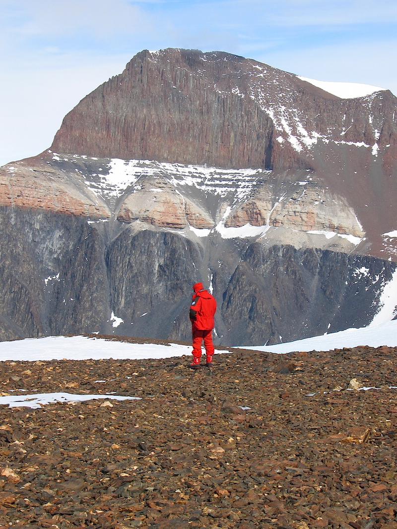 More than 300 Ma geological record from the Morozumi Range (Antarctica): the early Cambrian Morozumi Phyllites (bottom in the background) are overlain by sediments of the Permo-Triassic Beacon Supergroup, the latter are in turn covered by the Early Jurass More than 300 Ma geological record from the Morozumi Range (Antarctica): the early Cambrian Morozumi Phyllites (bottom in the background) are overlain by sediments of the Permo-Triassic Beacon Supergroup, the latter are in turn covered by the Early Jurass
