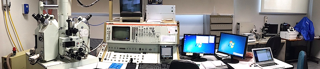 Overview of the JEOL JAX8600 - EMPA device of the CNR-IGG, hosted in the “Filippo Olmi” laboratories (Department of Earth Sciences of Florence). Overview of the JEOL JAX8600 - EMPA device of the CNR-IGG, hosted in the “Filippo Olmi” laboratories (Department of Earth Sciences of Florence).